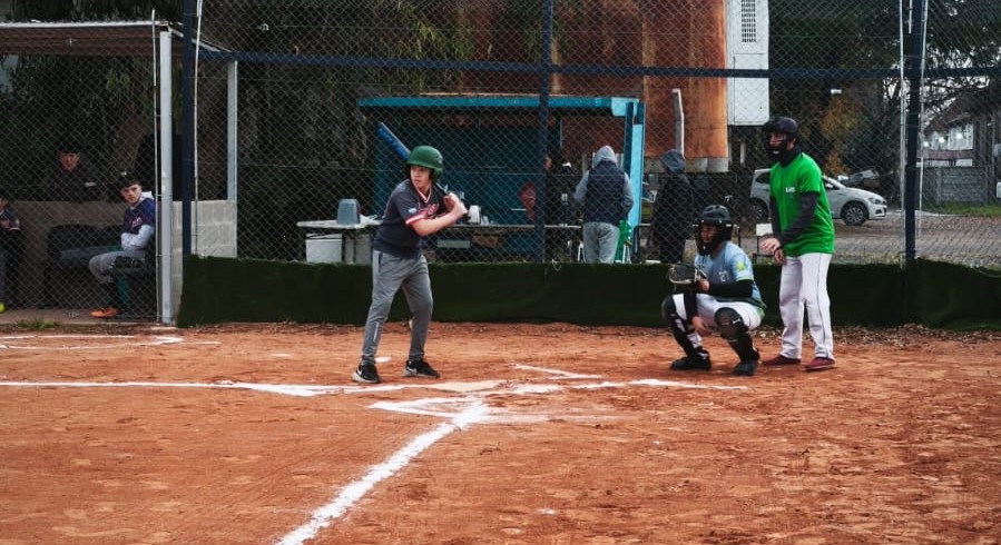 NOTICIAS CAMPANA: LA ESCUELA MUNICIPAL DE SOFBOL PARTICIPO DE  ENCUENTRO DEPORTIVO